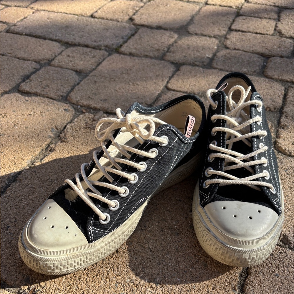 Acne Studios Ballow Soft Tumbled low-top Sneakers in Black Canvas